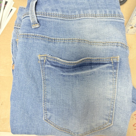 1822 Denim Women's Blue Jean Capris‎ Size 8 - Picture 1 of 8